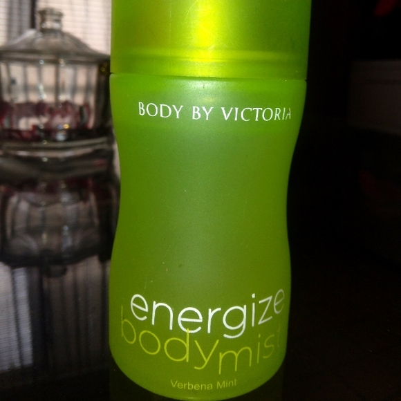 Victoria's Secret Body by Victoria energising mist